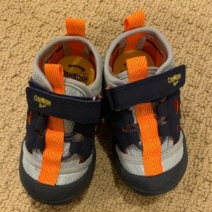 NWOT Oshkosh Kids Washable Sneakers Size 5